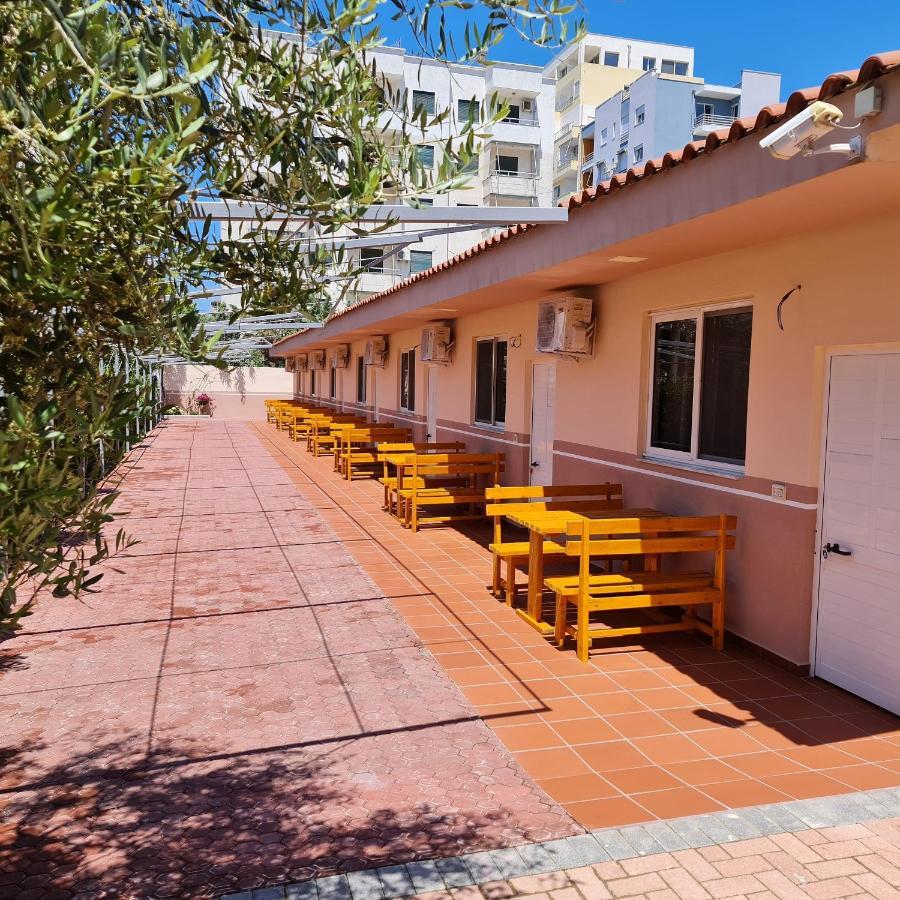 Vila Ivina Durres Bagian luar foto